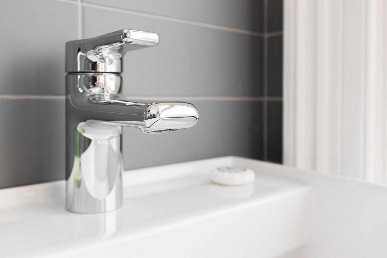 Bathroom faucet fixture selection guide